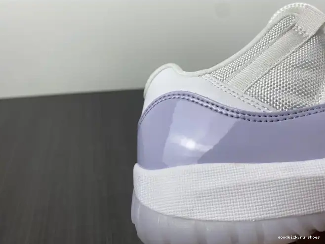 Air AH7860-101 Pure Jordan 11 WMNS Violet Low 0420